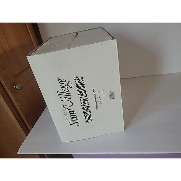 Dept 56 "CHRISTMAS COVE LIGHTHOUSE" #5483-6 1995 retired 2001 - Picture 12 of 13